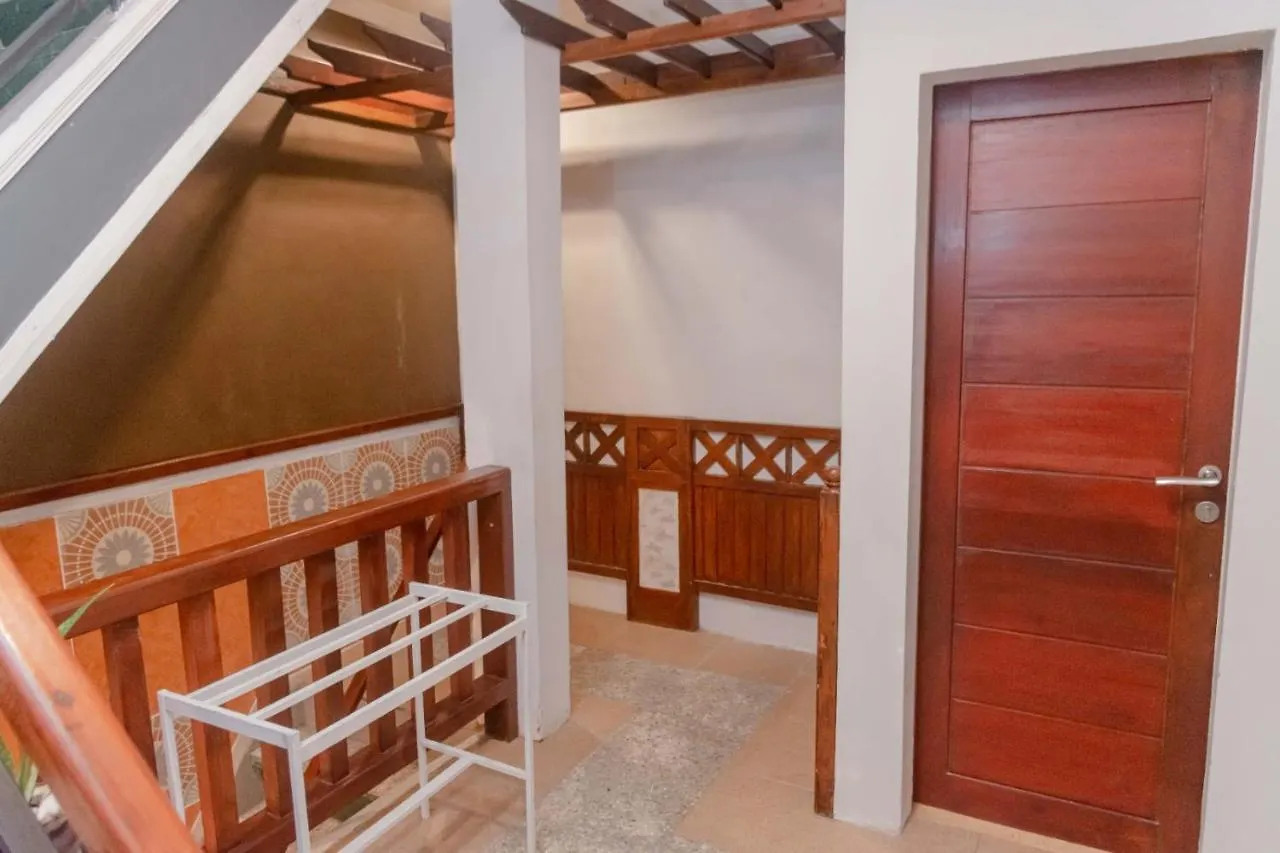 Pigeon Mandala Apartments & Resto Nusa Dua  0*, Nusa Dua (Bali)